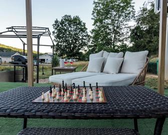 Carloover Vista: Mountain Escape - Hot Springs - Patio