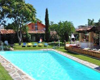 Hospedium Hacienda Las Cavas - Olmedo - Pool