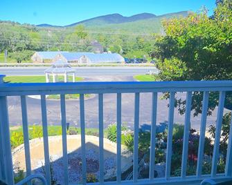 The Lodge at Jackson Village - Jackson - Balcony