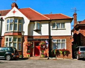 Acorn Guest House in Hull - Hull - Building