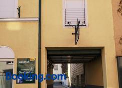 Gasthof Zum Goldenen Pflug - Amstetten - Gebouw