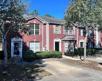 Peaceful Oasis In Stonecrest - Lithonia - Gebäude