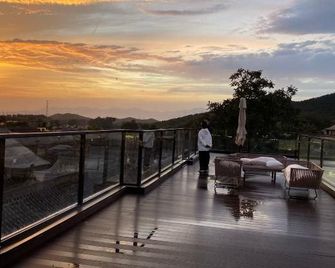 Nanshe · Qiyanshan Homestay (Badaling Great Wall Branch, Beijing) - Beijing - Balcony