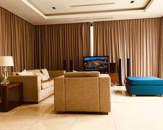 The Ocean Villas beach villa getaway - Da Nang - Pokój dzienny