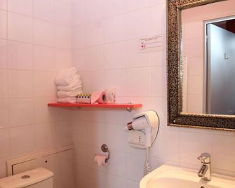 Hôtel Latino Reims Centre - Reims - Kylpyhuone