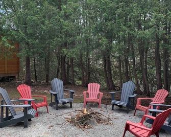 Columba - New Lofted Kabin - Fenelon Falls - Patio