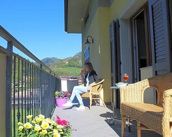 Hotel Locanda Alla Perla - Pieve di Ledro - Balcón