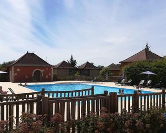 Studio with pool and wifi - Prayssac - Piscine