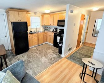 Cozy 1-bedroom apartment 12 mins to upstate hospital - Syracuse - Kitchen