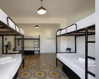White Hostel - Лімасол - Спальня