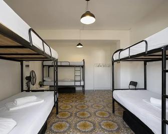 White Hostel - Limassol - Habitación