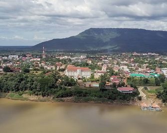 Arawan Riverside Hotel - Pakse