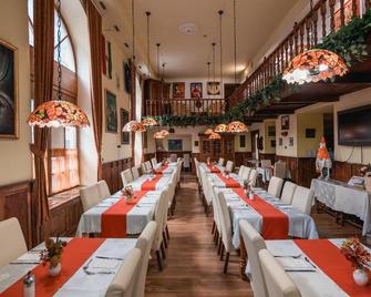 سيتي هوتل يونيو سوبيريور - بودابست - مطعم