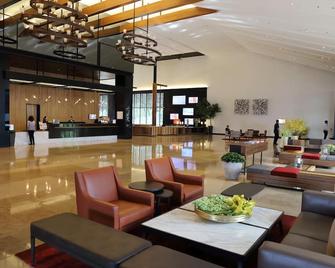 Midori Clark Hotel And Casino - Angeles City - Lobby