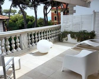 Hotel Tirreno - Castiglioncello - Balkon