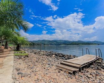 The Palm Beach Resort - Gisenyi - Building