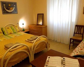 B&B dei Filosofi Bed and Breakfast - Perugia - Makuuhuone