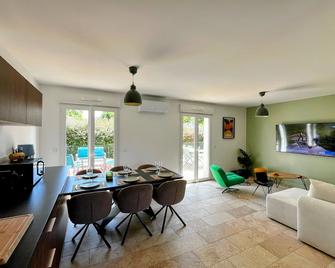 Villa Climatisée 8 Pers, 4 chambres, 3 Sdb - Saubion - Comedor