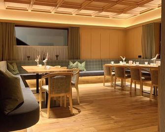 Alpinhotel Zirbenhof - St. Leonhard im Pitztal