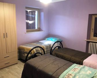 Ca' Nova - Roccaforte Mondovì - Camera da letto