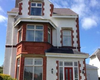 Witchingham B&B - Holyhead - Byggnad