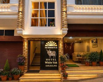 Hotel White Yak Darjeeling - Darjeeling - Building