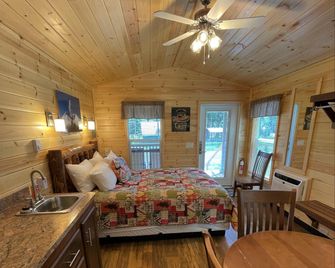 Lone Fir Resort - Cougar
