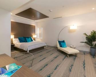 Suite 2 10% Off January Stays - St. John - Bedroom