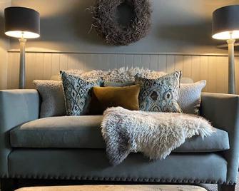 Bijou Cottage in centre of Dartmoor village - Chagford - Living room