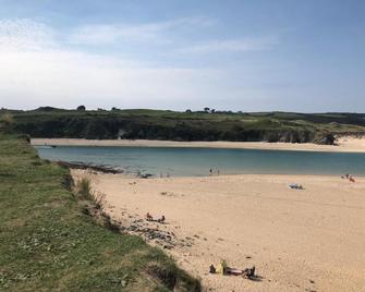 2 Lapwing Drive - Hayle - Strand