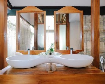 Ayom Java Village Solo - Colomadu