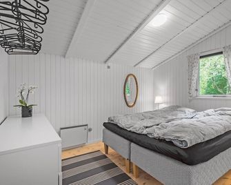 Nice Home In Esbjerg V With Wifi - Esbjerg - Sovrum