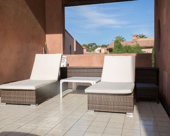 Very nice apartment on Porquerolles, large terrace with stunning views - Hyères - Parveke