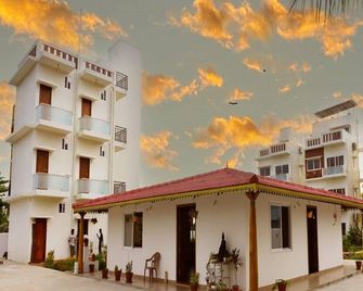 Gold Mountain Wellness Resort - Tiruvannāmalai - Building