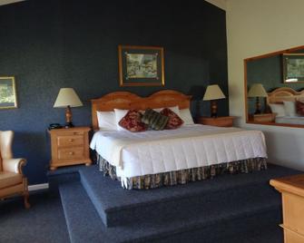 High Meadows Inn - Roaring Gap - Bedroom