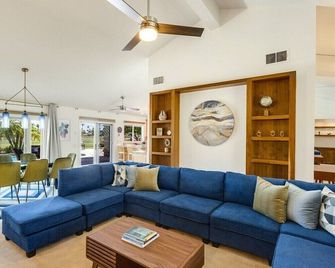 Palm Springs Pool and Golf Oasis - Stunning Views & Private Pool in Palm Springs - Palm Springs - Wohnzimmer