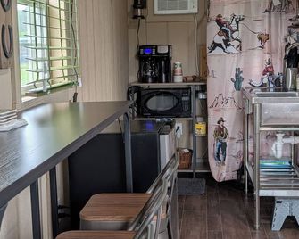 Cozy cabin with AC/heat in peaceful Trenton NC - Trenton - Cocina