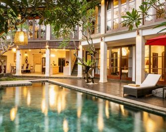 Villa Pulung Jimbaran by Nakula - Denpasar - Pool