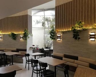 Hotel Montecarlo Santiago - סנטיאגו - מסעדה