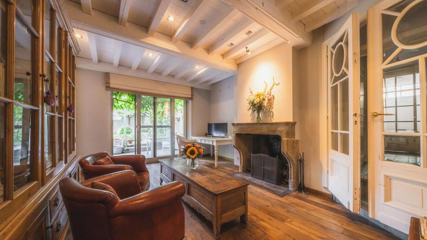 B&B Number 11 Exclusive Guesthouse