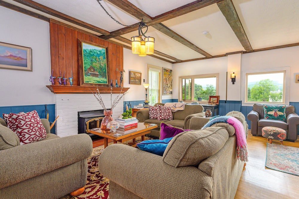 Brass Lantern Inn - סטואו - סלון