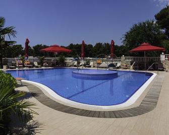 Hotel Miramare - Vodice - Pool