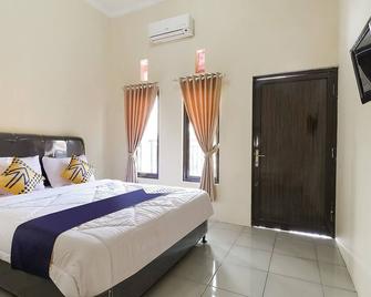 Spot On 3859 Sweet Candy 2 - Karawang