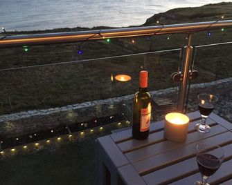 Stunning Uninterrupted Seaview from lounge, kitchen and bathroom - Isle of Portland - Balcony