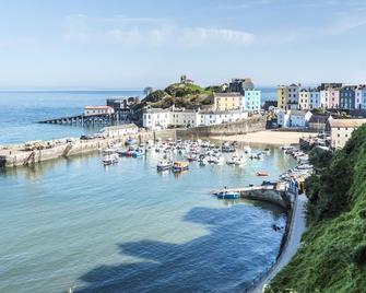 Sea Legs - 2 Bedroom Apartment - Tenby - Tenby - Beach