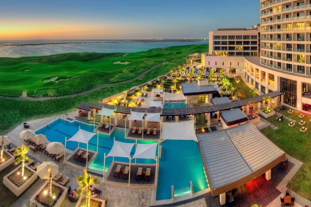 Crowne Plaza Abu Dhabi - Yas Island By IHG - Abu Dabi - Piscina