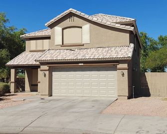 Spacious 4-bedroom house in Phoenix with WiFi, AC 2 story - Phoenix - Bygning