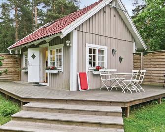 Beautiful Home In Färjestaden With Wifi - Färjestaden - Patio