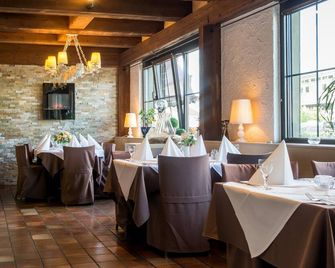 Hotel-Restaurant Schwyzerhuesli - Viernheim - Restaurant