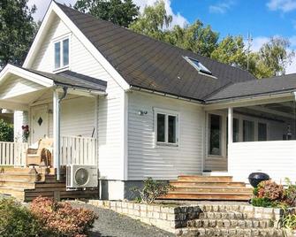 4 Star Holiday Home in Linkoping-by Traum - Linköping - Edificio